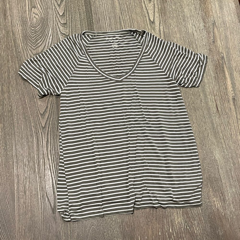 American Eagle Soft & Sexy Womens V-Neck Striped T-Shirt Black White Size XS